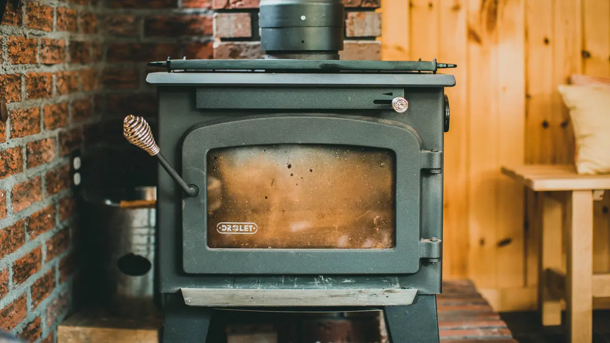 Furnace for Heating a Hut