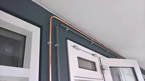 Power socket and copper pipe for a balcony washing machine, Hillegersberg, Rotterdam (2021) 08